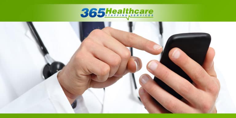 texting-healthcare-job-candidates